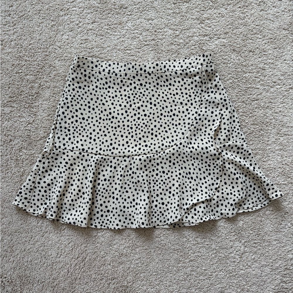 Francesca’s - Ruffled Mini Skirt - Picture 3 of 10